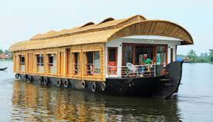 Charming Kerala with Houseboat Stay